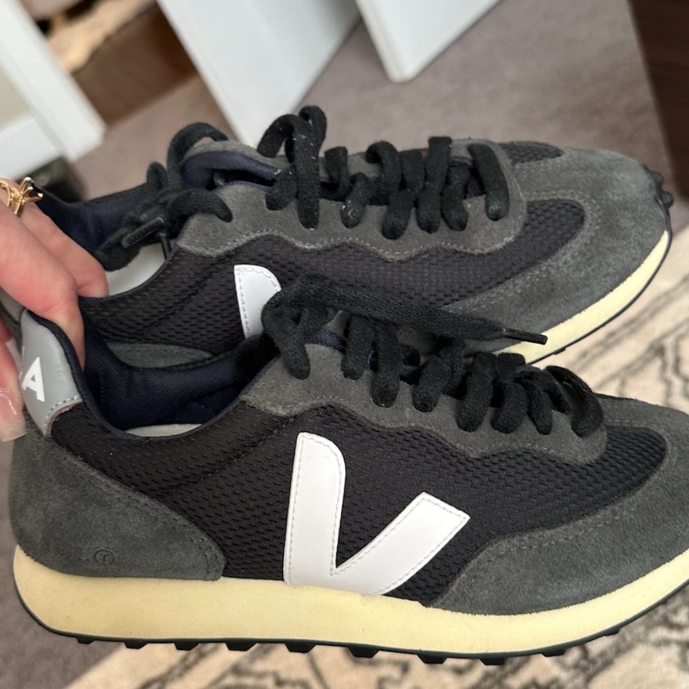 Black VEJA Rio Branco Sneaker, perfect condition